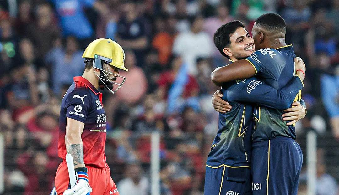 "শনির দশা শুরু হয়ে গেছে..", হোল্ডার-রশিদের বলে করুন অবস্থা RCB, ১৫৫ রানে আটকে দিয়ে চর্চায় GT !! 2