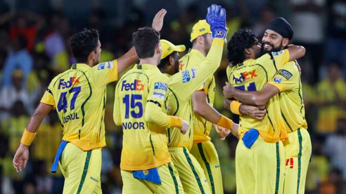 ধোনির পর আরও বড় আঘাত! চোটে ছিটকে গেলেন CSK-এর এই তারকা পেসার 1