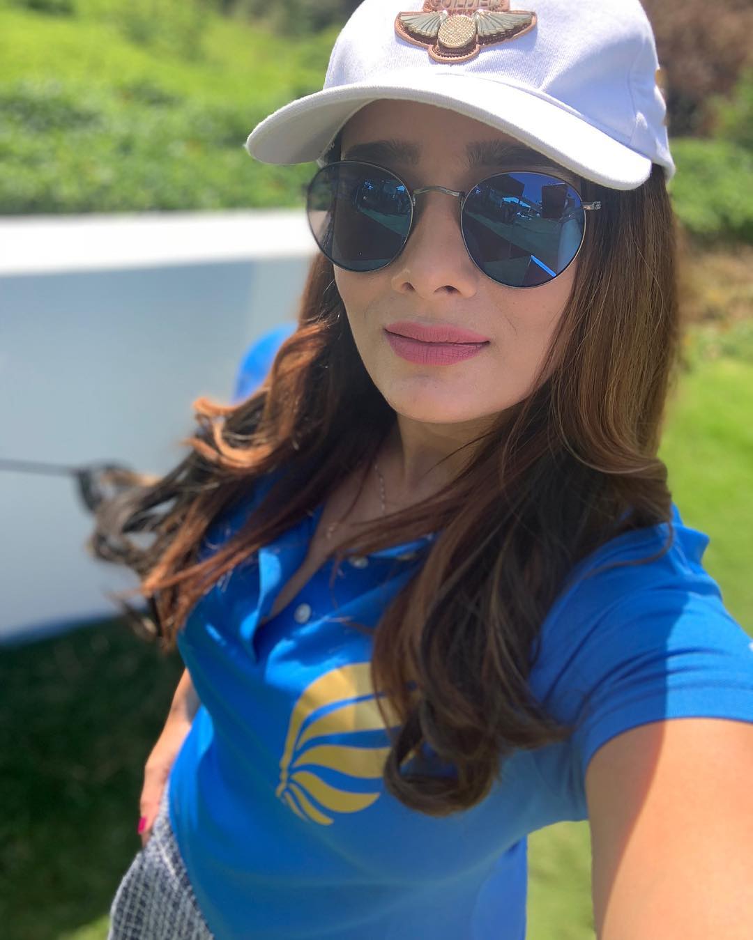 রূপে হার মানান বলি নায়িকাদের, মাইক্রোফোন হাতে ক্রিকেট দুনিয়ার মায়ান্তির রাজ !! 4