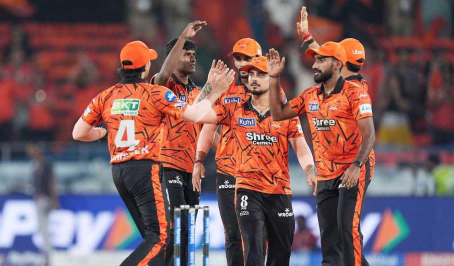 "হাতে বাসি চপ ধরিয়ে দিয়েছে..", মালিঙ্গার বিধ্বংসী বলে হায়দ্রাবাদের জয়ের হ্যাটট্রিক, দিল্লির ব্যাটিং নিয়ে কটাক্ষ ভক্তদের !! 2