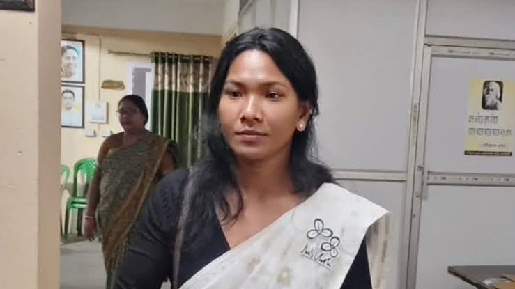 "রাজনীতিতে জড়ানো ভুল হয়েছে..", সরকার পরিবর্তন হ‌ওয়ার পর বিস্ফোরক মন্তব্য জনপ্রিয় তারকার !! 2