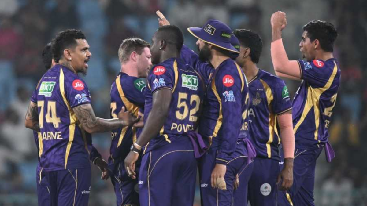 হাতে নায়কের ট্যাটু! পালাবদলের পর ‘বড় ভাই’কে শুভেচ্ছায় ভাসালেন নাইট তারকা !! 1