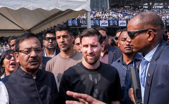 গ্ৰেফতারি শুধু সময়ের অপেক্ষা, মেসি'কান্ডে আগাম জামিনের জন্য আদালতে ছুটলেন অরুপ বিশ্বাস !! 3 গ্ৰেফতারি শুধু সময়ের অপেক্ষা, মেসি'কান্ডে আগাম জামিনের জন্য আদালতে ছুটলেন অরুপ বিশ্বাস !! 3