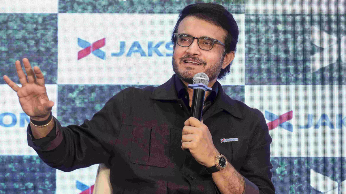 নতুন সরকারের বড় সিদ্ধান্ত, সৌরভ গাঙ্গুলীর নিরাপত্তা দু’ধাপ কমানো হল !! 1